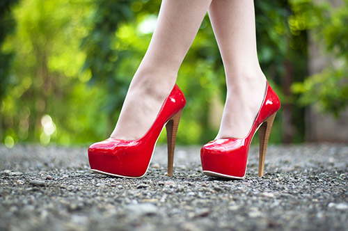 Let your love for high heels, you love to hate is not it? The six small