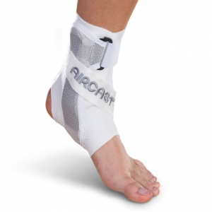 Silipos Gel Malleolar Sleeve :: gel pads protect ankle